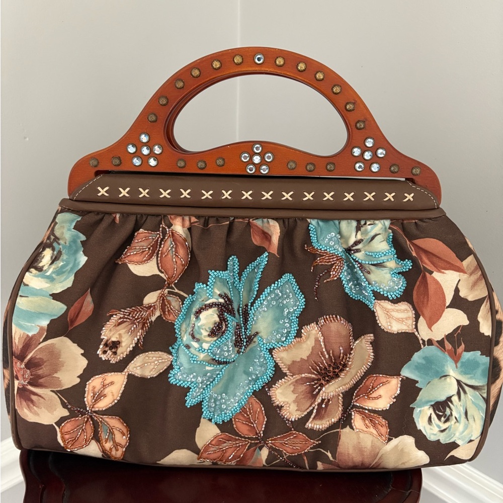 Isabella Fiore beaded floral wooden handle satchel handbag